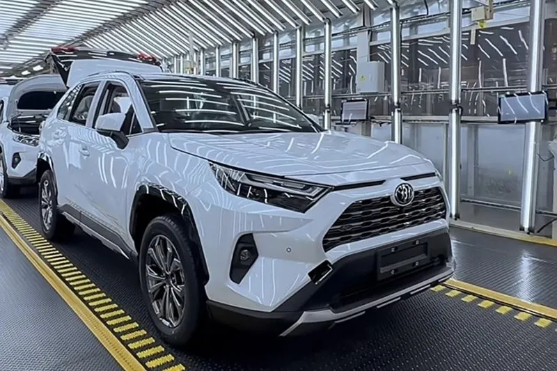 Bermula pada $23,915, Toyota RAV4 baharu mula dijual