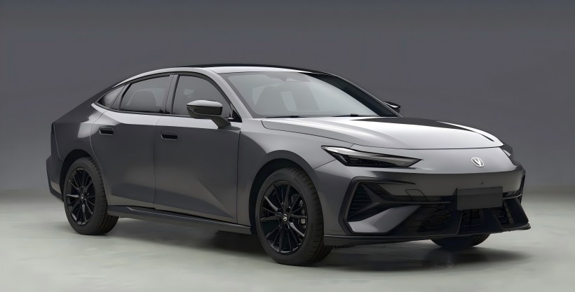 Imej permohonan New Chang'an Uni-V: Seketika berubah menjadi coupe 