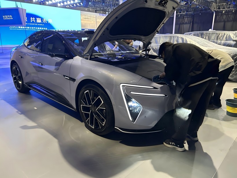 Eksplorasi Venue di Show Auto Shanghai 2025: Avita 06 Spotted, dijual dari 191,900 Yuan (masa terhad)