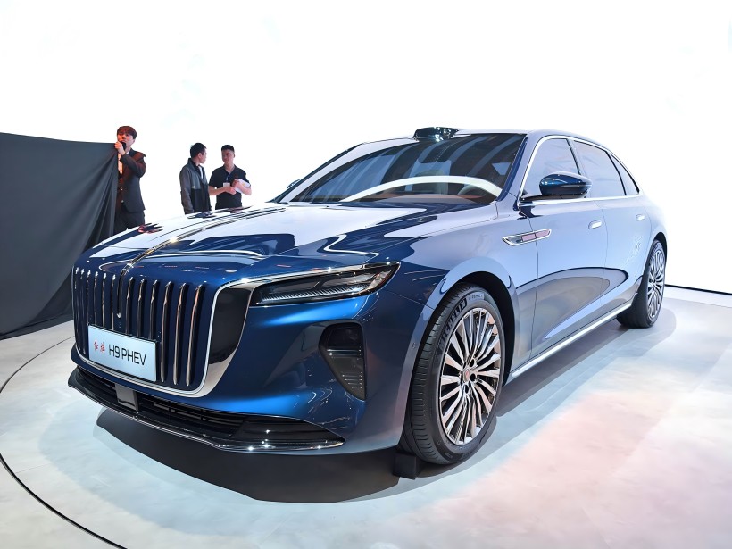 Hongqi H9 PHEV, yang dikuasakan oleh palam 2.0T - dalam powertrain hibrid dan dilengkapi dengan penggantungan aktif, akan dilancarkan pada separuh kedua tahun 2025.