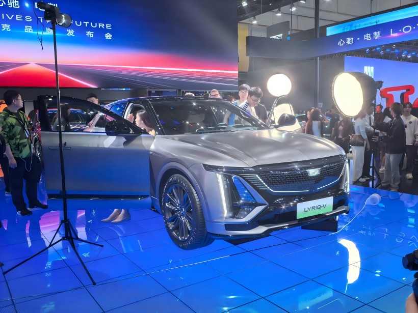 Versi prestasi tinggi IQ 锐歌! Cadillac Lyriq - V akan dilancarkan dalam tahun ini.