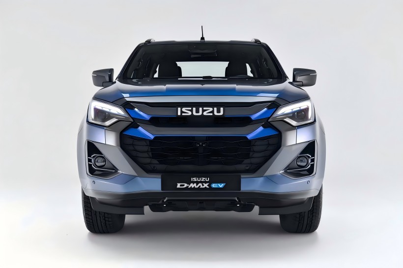 Isuzu melepaskan imej rasmi trak pikap elektrik semua d-max EV dengan powertrain dual-motor-wheel-drive powertrain